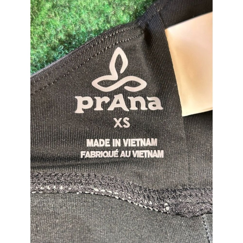 Prana Layna Bra Black Camo Strappy V Neck Sports Bra NEW Size XS - Picture 5 of 9